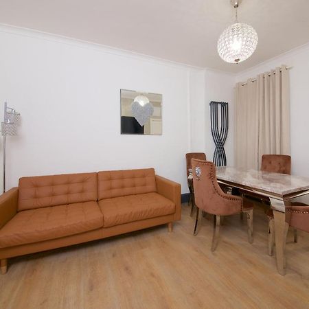 Ideal Abode Abbots 4 En-Suite Chester Exterior foto